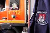Explosion im Hamburger Hafen: Rauchwolken über der Stadt