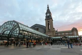 Messerangriff am Hamburger Hauptbahnhof: Mindestes drei Schwerverletzte