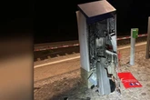 Täter sprengen Fahrkartenautomat - und verlieren die Hälfte ihrer Beute