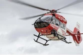 Mann sticht auf Lebensgefährtin ein und flieht: Frau per Hubschrauber in Klinik geflogen