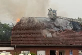 Feuerwehr im Großeinsatz im Norden: Dachstuhl steht in Flammen