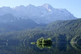 Kind geht im Eibsee unter: Vater springt hinterher und gerät selbst in Not