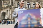 Limitiert! Semperoper glänzt auf neuer Sammler-Briefmarke im besonderen Licht