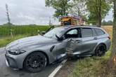 Bitteres Ende einer Probefahrt: Junger Mann knallt mit 100.000-Euro-BMW gegen Baum