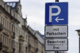Zur Kasse bitte! Jetzt zahlen Anwohner deutlich mehr fürs Parken