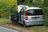 Übler Unfall in Mittelsachsen: Fiat fährt gegen Baum - Fahrerin (66) schwer verletzt