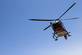 Schläger fährt couragierten Zeugen mit dem Auto an: Hubschrauber im Einsatz