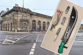 Dichter Macheten-Mann vor Wald-Ausflug im Supermarkt erwischt