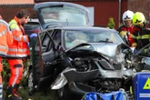 Heftiger Unfall im Norden: Vier Menschen teils schwer verletzt