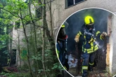 Feuerwehreinsatz mitten im Wald: Brand in Ruine ausgebrochen