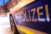 Schlimme Szenen in Nürnberg: Mann verfolgt Passantin und beißt Polizistin