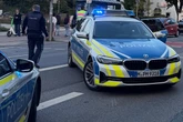 Großeinsatz in München: Brand sorgt für Straßensperrung, verletzte Person gefunden