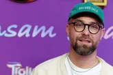 Unfassbarer Anblick: Mark Forster präsentiert sich ohne seine Kappe
