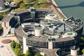 Cheerleader und Ariane-6-Rakete locken zur "Parlamentsnacht" in den Landtag