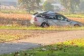 Mercedes überschlägt sich und kracht gegen Baum: Kleinkind in Lebensgefahr