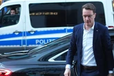 Vorbild? Von wegen! Deutsche Umwelthilfe erteilt NRW-Regierung Rote Karte für Dienstwagen