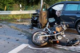 Horror-Crash mit Motorrad: 45-Jähriger stirbt im Krankenhaus