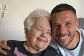 Weltmeister empört: Tote Oma von Lukas Podolski im Krankenhaus beklaut
