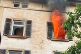 Tödlicher Brand: Feuerwehr schuftet zehn Stunden - und Nachbarn sind solidarisch
