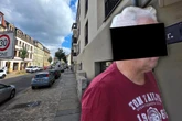 Stinkefinger und Schwachkopf: Rentner bepöbelt Sanitäter im Einsatz