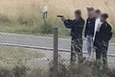 Sorge in 80-Einwohner-Dorf: Jugendliche Flüchtlinge fuchteln mit Pistole herum