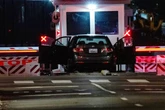 Auto rammt Sicherheitstor am Weißen Haus