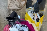 Auffällig unauffällig: Dreistes Pärchen klaut Kleidung für 2500 Euro