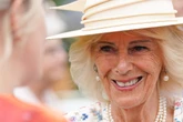 "Schlug ihm mit dem Absatz in die Eier": Königin Camilla spricht über sexuellen Übergriff