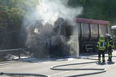 Lkw geht nach Kollision in Flammen auf: A8 für zwölf Stunden gesperrt