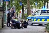 Weil er sich einer Kontrolle entziehen wollte: Verdächtiger springt auf Flucht in Fluss