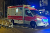 25-Jährige kracht mit Mietwagen gegen Baum und überschlägt sich: Notoperation
