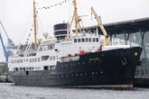 Historisches Kreuzfahrtschiff kracht in Böschung: So geht es jetzt weiter