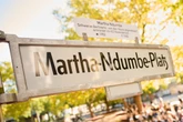 Neuer Name, neue Geschichte: Berliner Nettelbeckplatz heißt jetzt ...