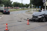Übler Unfall zur Mittagszeit: Mercedes-Benz und BMW krachen an Kreuzung zusammen
