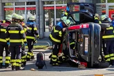 Heftiger Unfall in München: Seniorin in Fiat gefangen, mehrere Verletzte