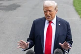 Rüde Trump-Abfuhr für neugierigen Reporter: "Sei still!"