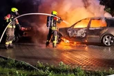 Mercedes geht in Flammen auf: Polizei sucht nach möglichen Zeugen