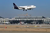 Medizinischer Notfall: Lufthansa-Flieger muss in Stuttgart zwischenlanden