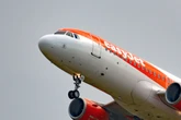 Nackt und betrunken: So schnell hebt dieser Pilot nicht mehr ab