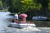 Bootsdieb flieht über die Müggelspree: Besitzer jagt ihn mit dem Jetski