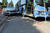 Auto kollidiert in München mit Bus: Mehrere Verletzte - darunter Kinder