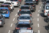 So voll wird es zu Pfingsten auf den Straßen und an Flughäfen