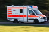 Beim Einparken: Biker stirbt nach Crash mit Opel in Pankow