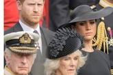 Nur wegen Geld? Insider sicher: Harry und Meghan wollen aus finanziellen Gründen Frieden mit Charles