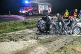 Frontalcrash bei Ulm: Für zwei Männer kommt jede Hilfe zu spät