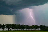 Unwetter führt in Thüringen zu Unfällen und Überflutungen
