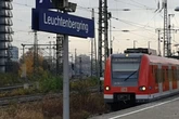 Randale und aggressives Verhalten: 27-Jähriger droht Bahnmitarbeiter mit dem Tod