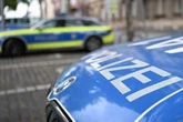 16-Jährige will nach Party nach Hause gehen, dann wird sie auf City-Klo von zwei Typen missbraucht