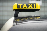 Polizei erwischt Taxifahrer, der keinen Führerschein hat - seit zehn Jahren!