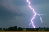 Warnung für Teile von Bayern: Schwere Gewitter und Unwetter im Laufe des Tages